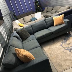 Sectional Sofa/ Couch (We Deliver) 