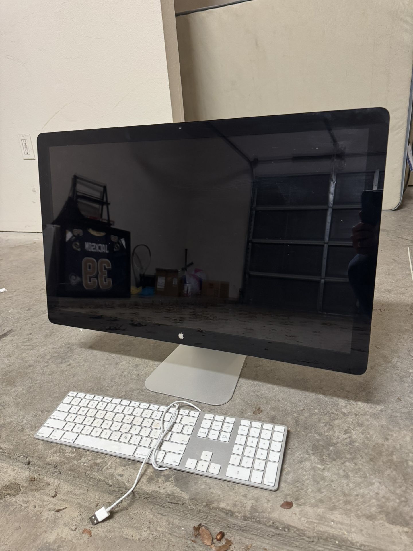 Used Apple 27-inch Monitor and Keyboard