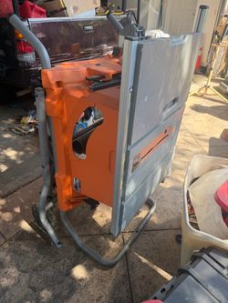 Rigid Contractor Table Saw with Cast Iron Top