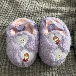 Brand New, Frozen Slippers!!! Toddler size 5/6