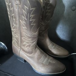 Ariat cowgirl Boots