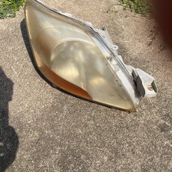 2007 Yaris Toyota 4 Door passenger Side Lite 