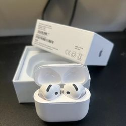 AirPods 4 ANC (Active Noise Cancellation)