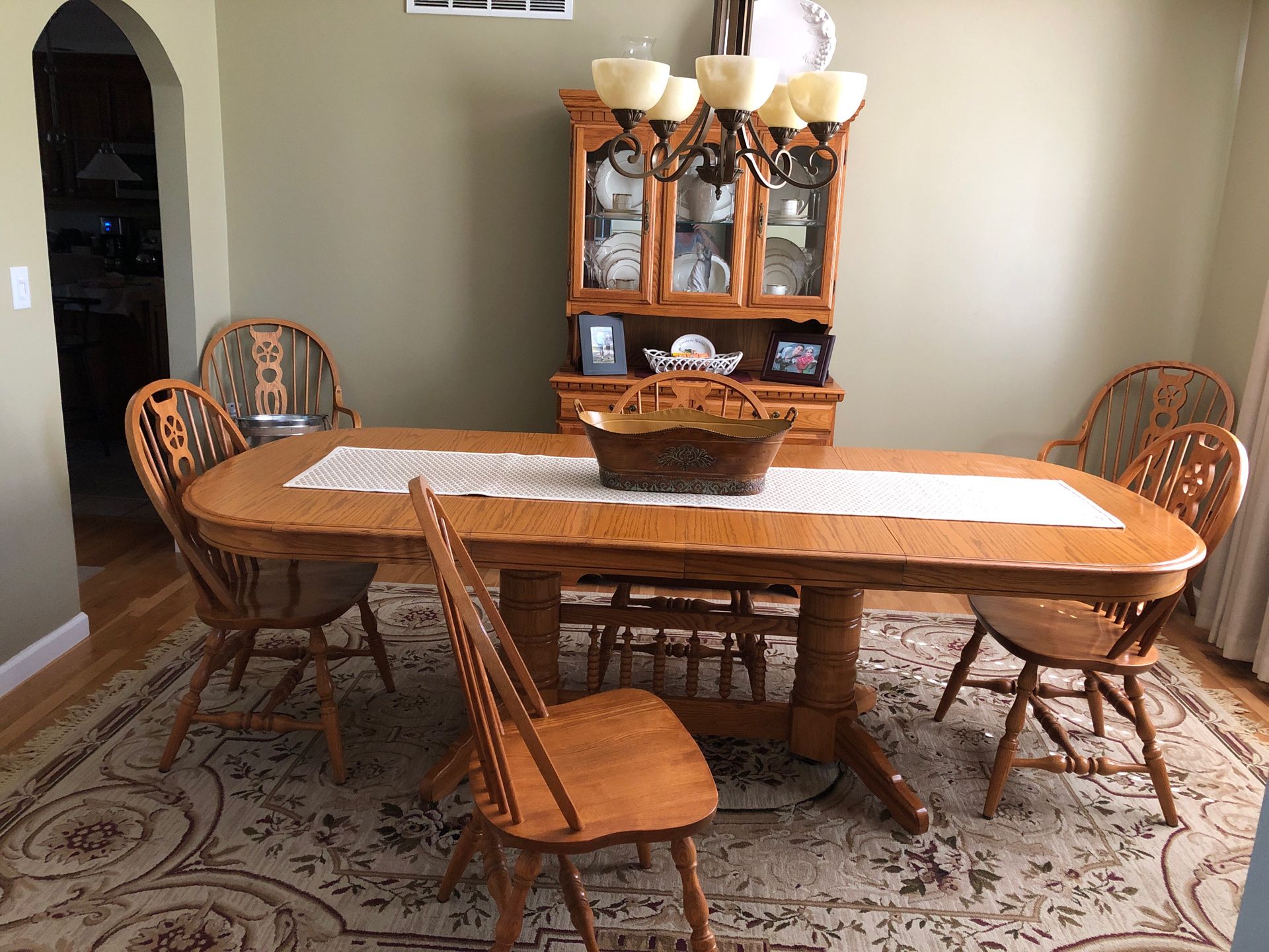 Dining table, hutch & chairs for Sale in Bethlehem, CT OfferUp