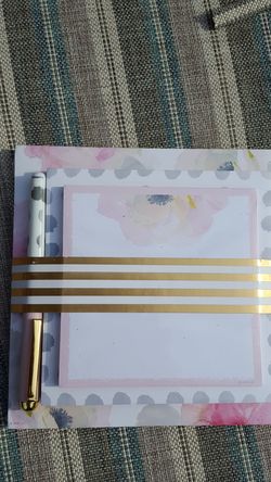 Hallmark note pads and pen. New