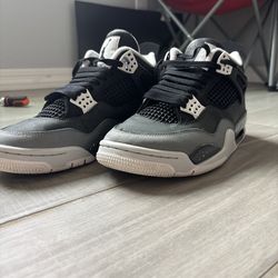 Jordan 4s size 9 men’s