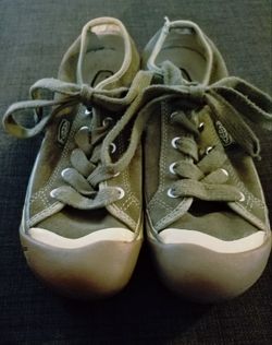 Olive green Leather Keen Sneakers, size 7 women's