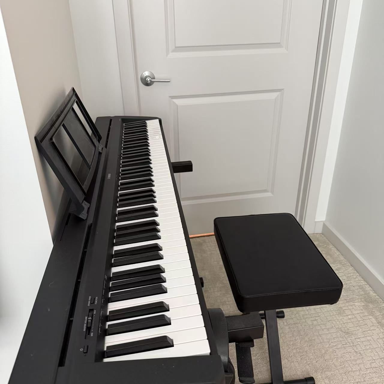 Yamaha P71 Keyboard 88 Keys With Yamaha Headphones, Piano Set And Seat