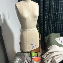 Mannequin Size 7 