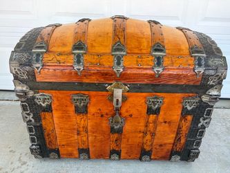 Large trunk vintage