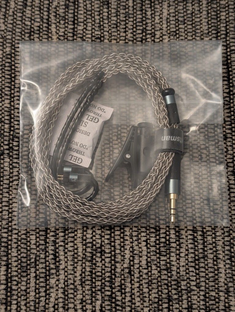 GUCraftsman 0.78mm 2Pin 6N Single Crystal Silver 2.5mm/4.4mm Cable