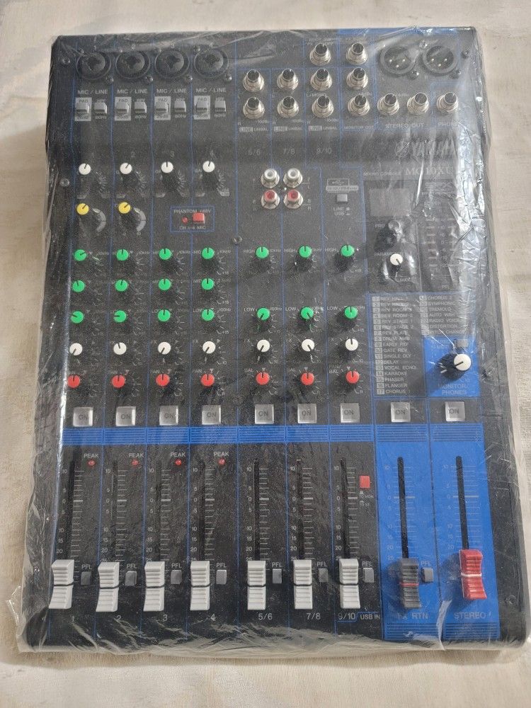 MIXER YAMAHA MG12XI In A Plastic Bag LIKE NEW