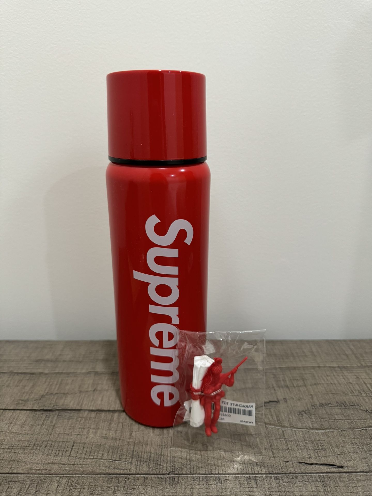 Supreme SIGG Vacuum Insulated 0.75L Bottle