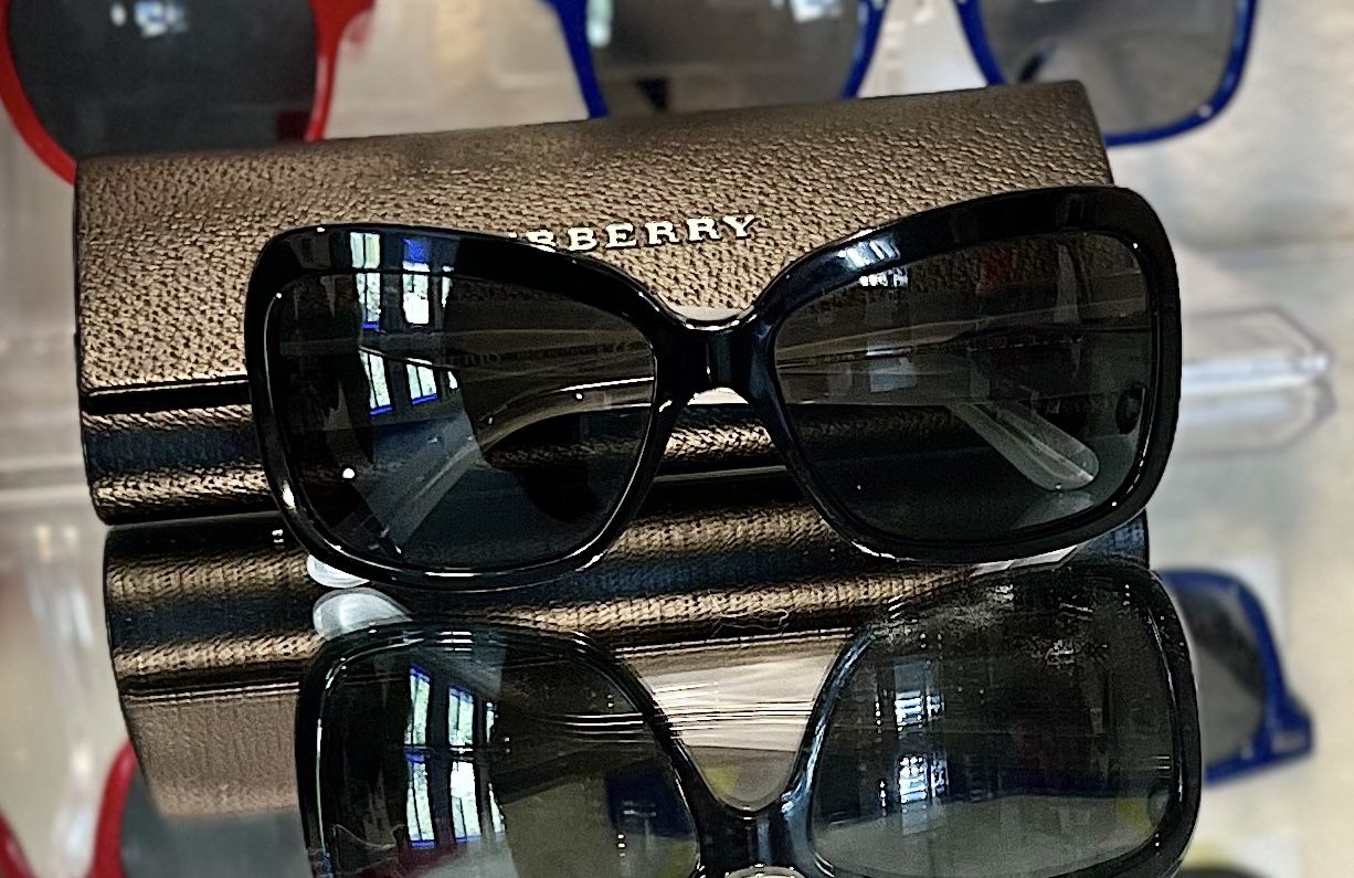 Burberry Oversized sunglasses