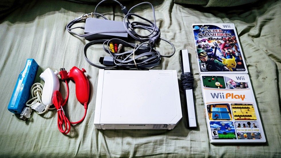 Nintendo Wii Smash Bros. Bundle