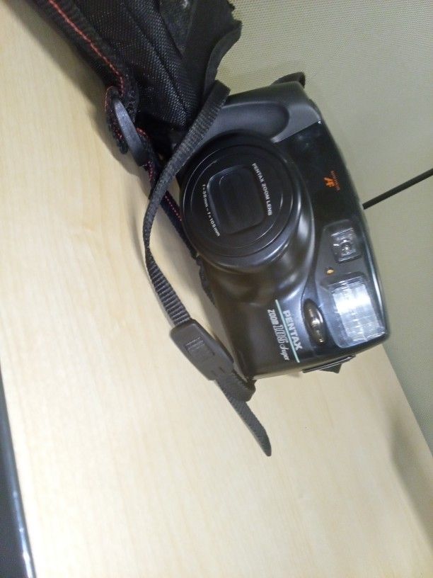 Pentax Zoom105 Super Black Camera