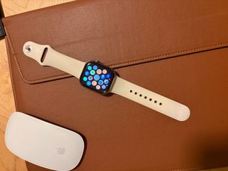Series 10 Titanium Apple Watch Gold Cellular + GPS