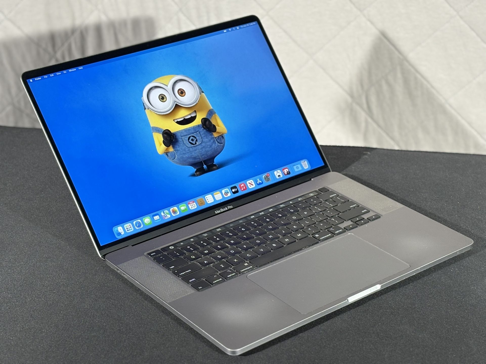 2019 MacBook PRO 16” 32gb/512gb (HexaCORE i7)