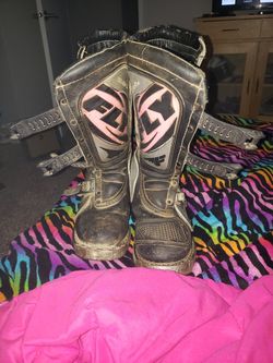 Dirt bike riding boots