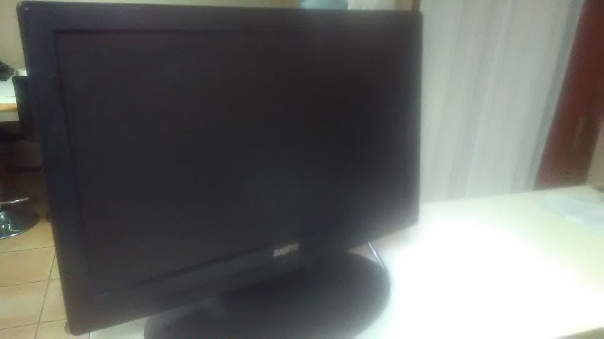 19 inch Sanyo flat screen TV