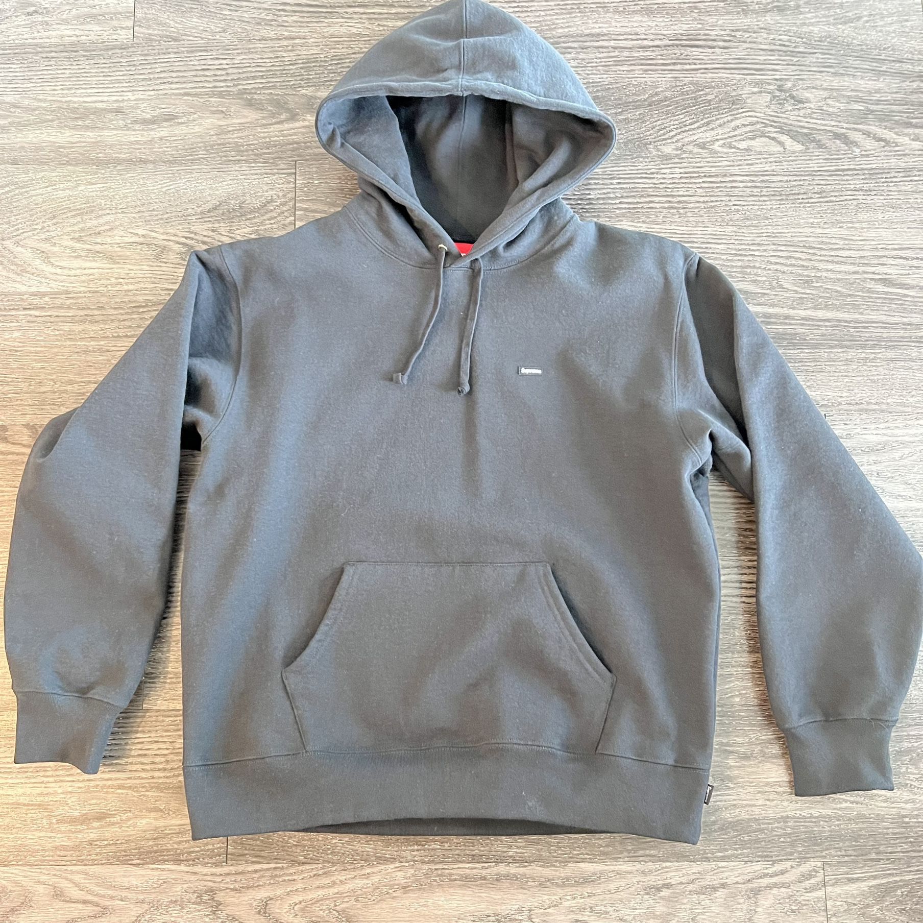 Brand new supreme small box logo black hoodie sz small for Sale in 