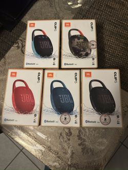 JBL CLIP 5 $70 FIRM PRICE NO LOW BALLERS (NO TRADES)