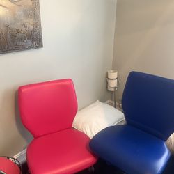 NEW! CHILDREN’S DESK CHAIRS (2)  COLORFUL! 