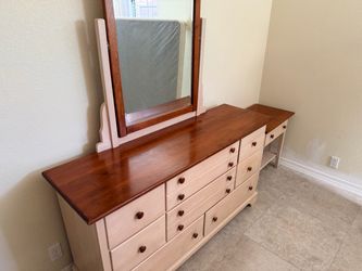Four piece Dresser set