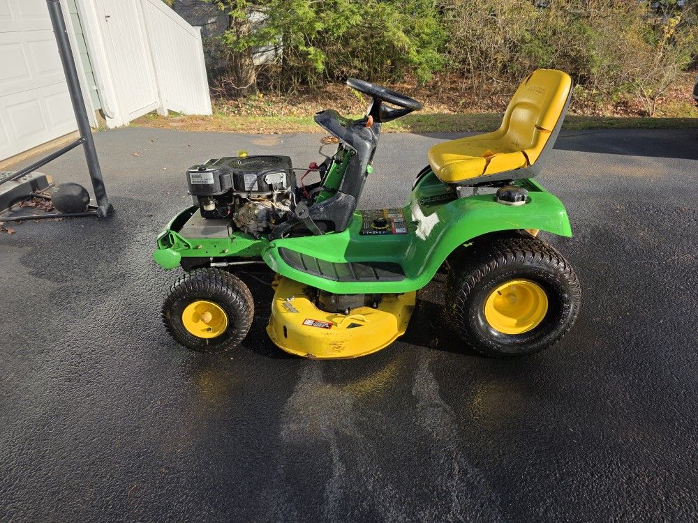 John Deere LT160 For Parts Or Fix