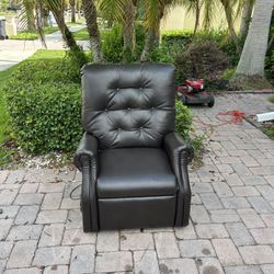 Sofa King Comfortable Used Brown Leather Electric Recliner For Sale! Free Local Delivery!