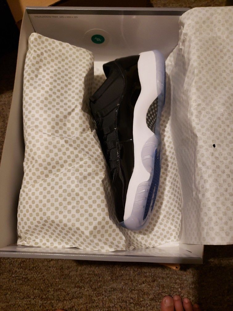 Air Jordan 11 Retro Low Space Jam Size 9.5M