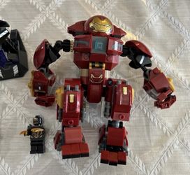 LEGO 76104 Hulkbuster Smash-Up w Manual Falcon Proxima Complete