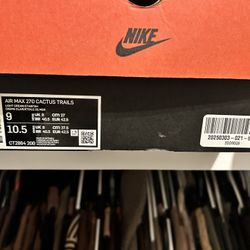 Travis Scott Nike Sz 9M