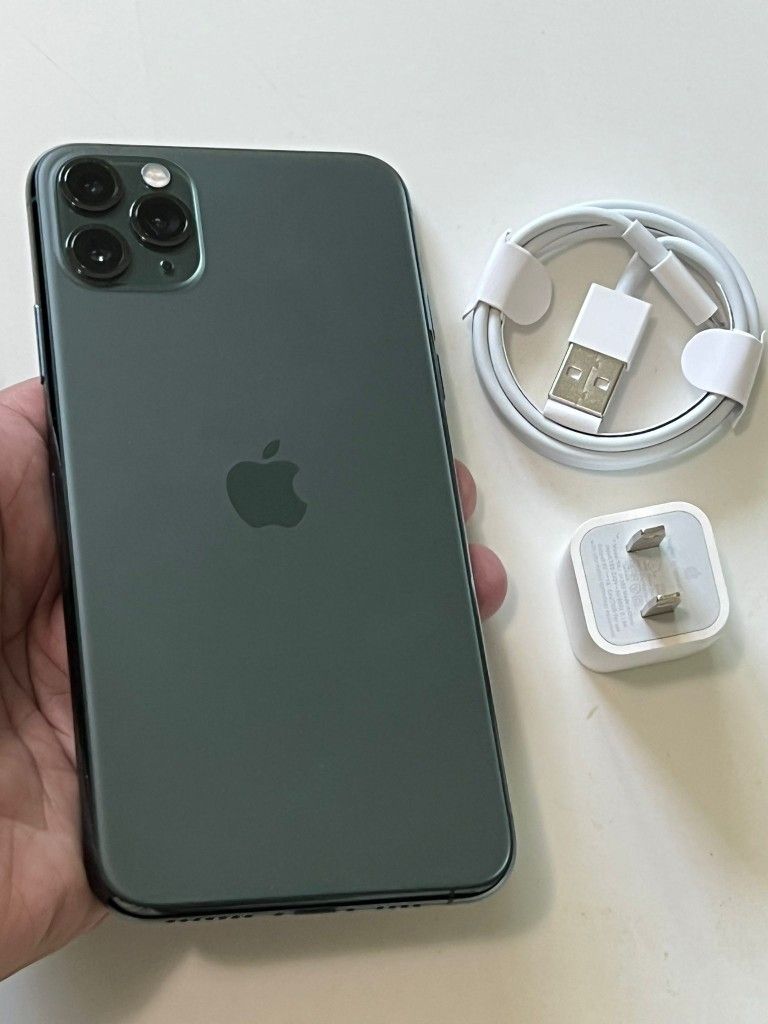 iPhone 11 Pro Max , Factory Unlocked, Excellent Condition Like New