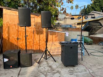 JBL DJ PA System with Speakers and Lighting