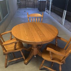 Table End 3 Chairs $60