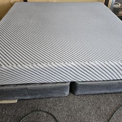 Used king Mattress Gel Memory Foam And Box Spring 🌙