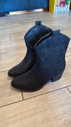 Blank Ankle Boots Sz 8