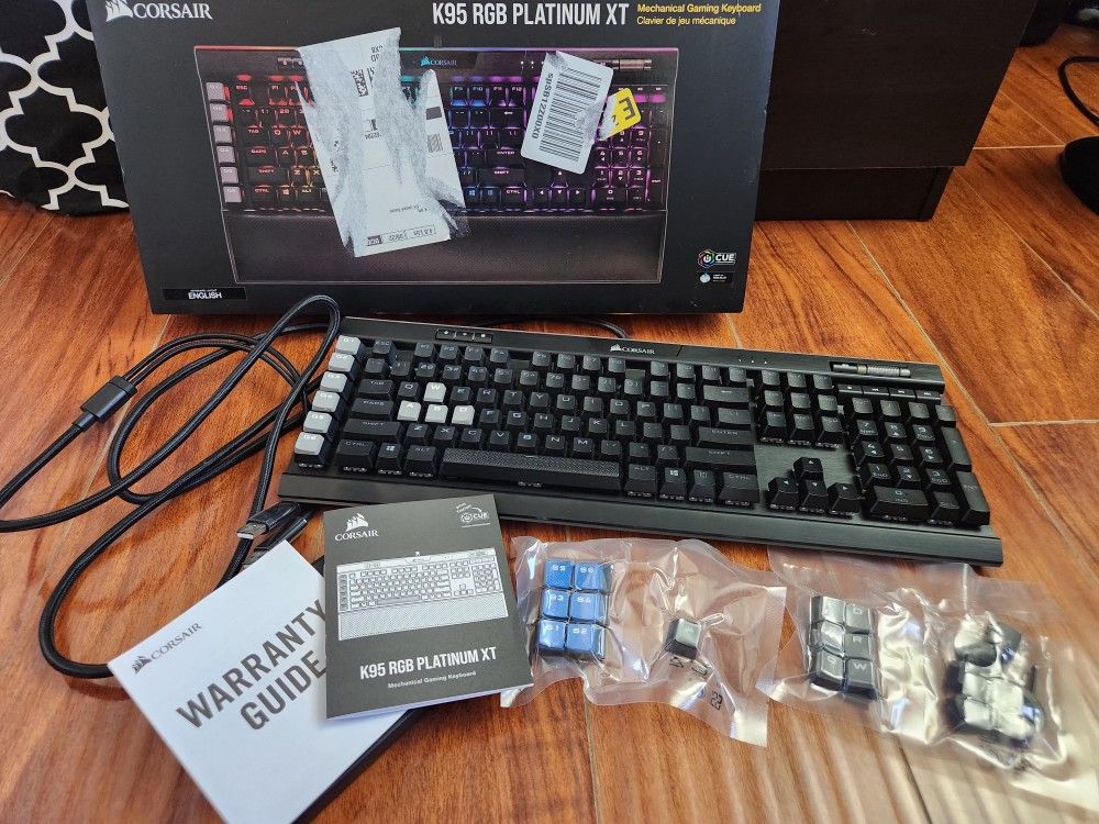 Corsair K95 RGB Platinum Xt (Blue Tactile)
