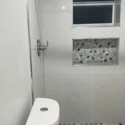 Kitchen, 1 Bath And 1 Bathroom 