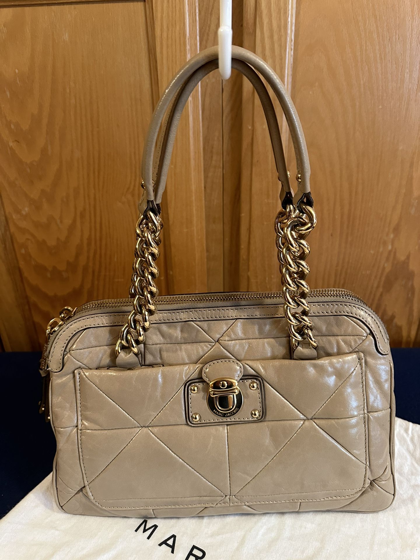 AUTHENTIC Vintage Marc Jacobs Beige Quilted Leather Chain Medium Shoulder Tote Hand Bag w/Dust bag