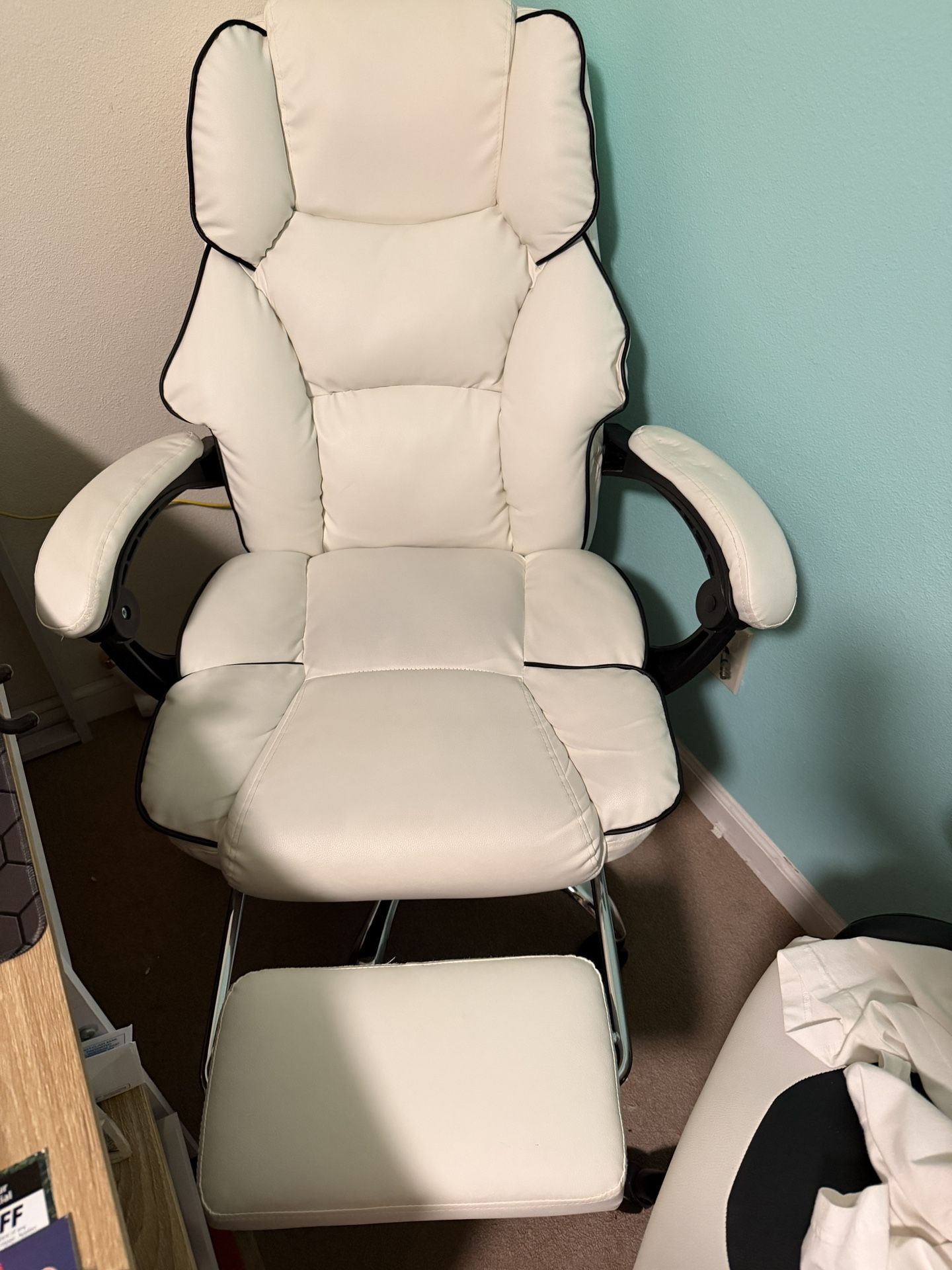 Reclining Office chair with footrest