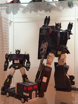 Transformers Takara MPG-16 Nucleon Convoy + 3D printed truck