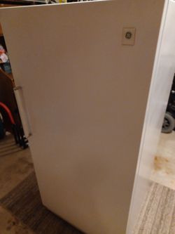 Nice upright  freezer like new