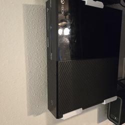 Xbox One, Controllers, Games