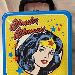 Wonder Woman lunchbox 