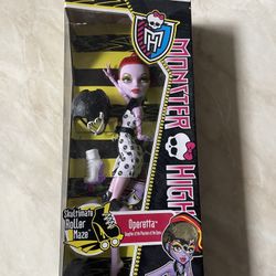 RARE MONSTER HIGH OPERETTA ROLLER MAZE DOLL