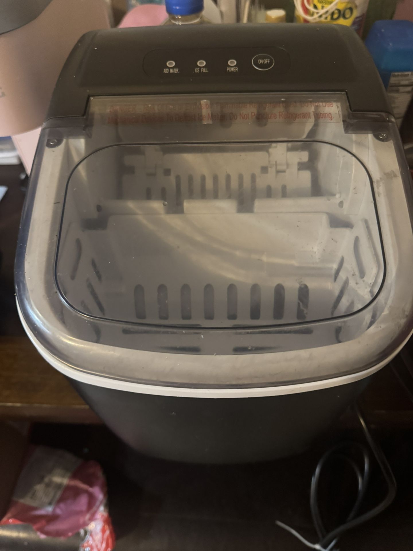Ice maker