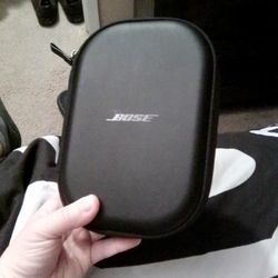 BOSE QUIET COMFORT NOISE CANCELLING HEADPHONES