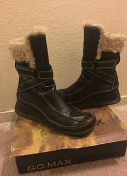 Size 10 women chocolate brown boots with her